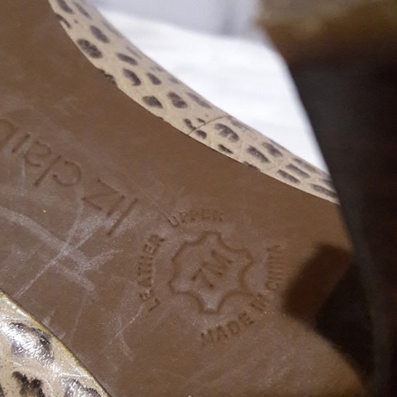 Liz Claiborne embossed leather peep toe 7 pumps - Picture 6 of 7